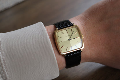 Montre Longines à cadran carré en lin et fonctionnement manuel