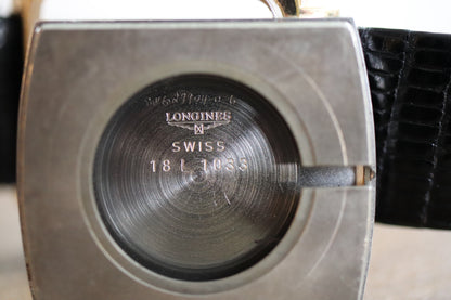 Montre Longines à cadran carré en lin et fonctionnement manuel