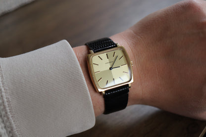 Montre Longines à cadran carré en lin et fonctionnement manuel