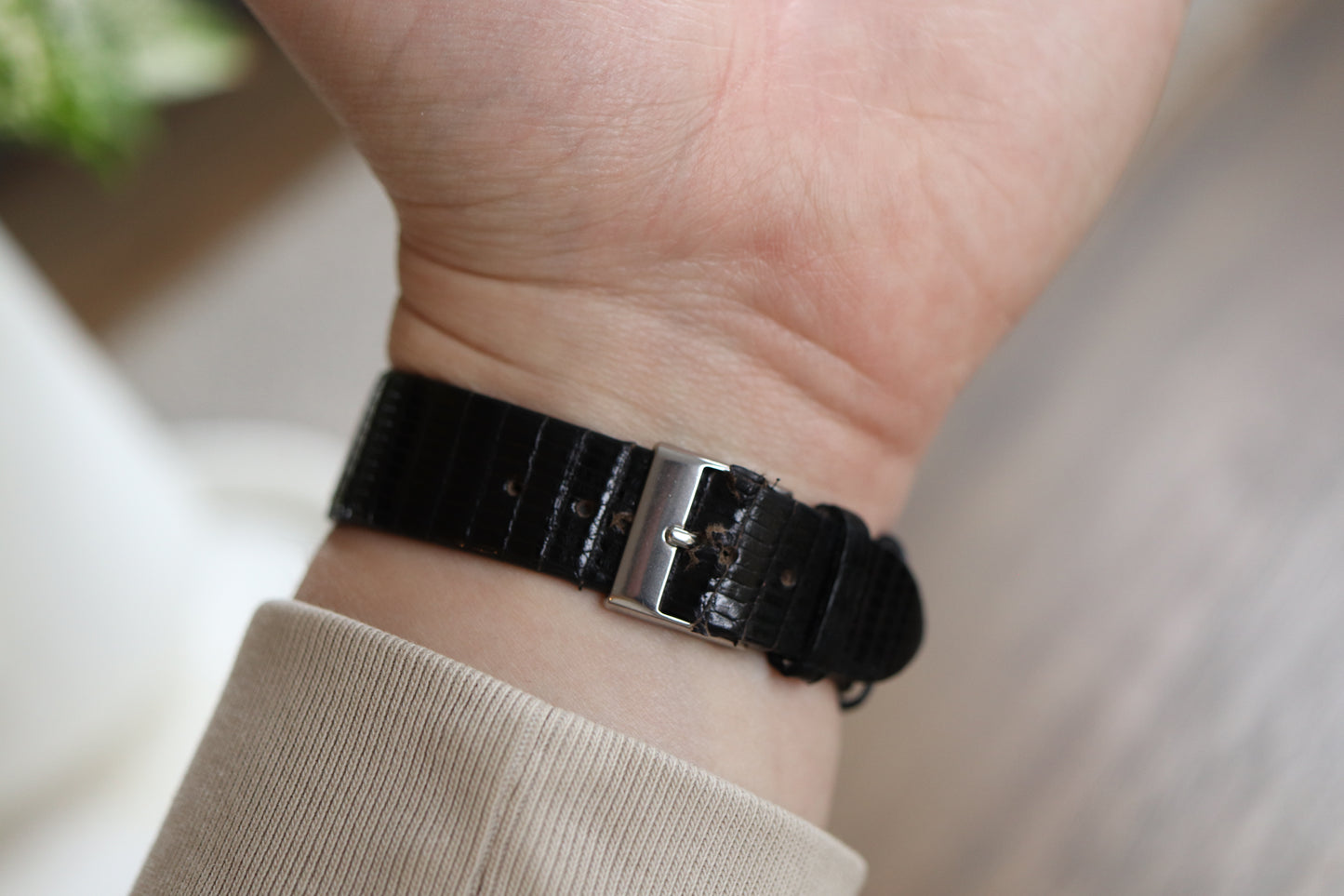 Montre Longines à cadran carré en lin et fonctionnement manuel