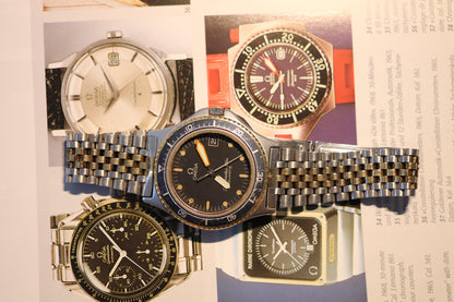 Very rare 2 tones Omega Seamaster 1337 - www.watchvault.ca