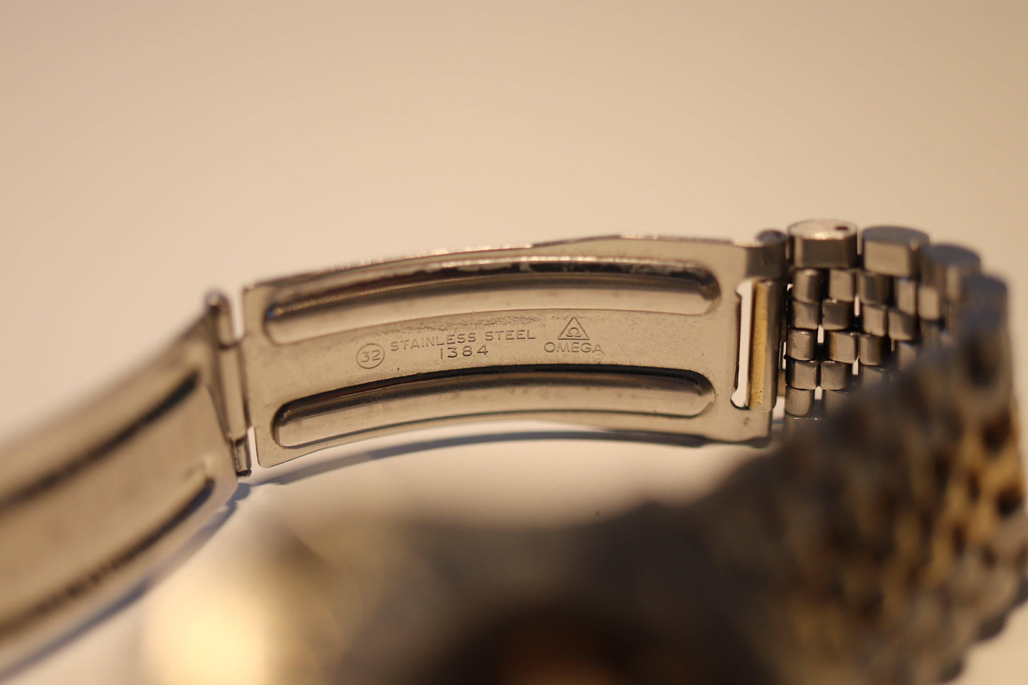 Very rare 2 tones Omega Seamaster 1337 - www.watchvault.ca