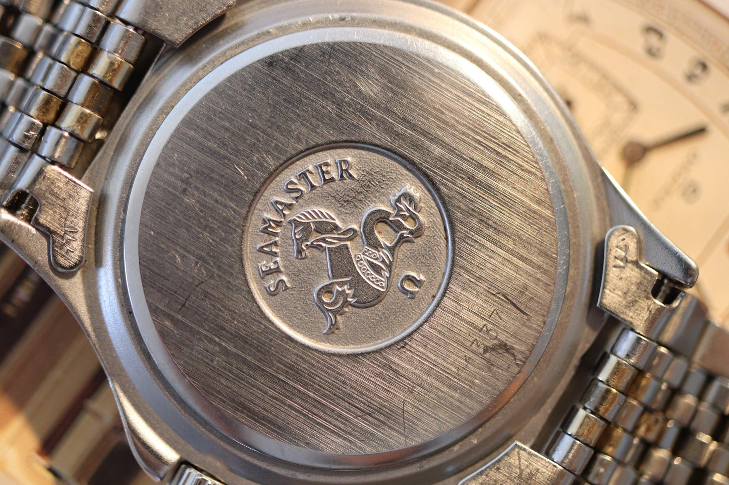 Very rare 2 tones Omega Seamaster 1337 - www.watchvault.ca